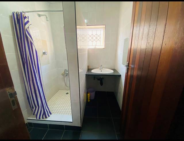 3 BEDROOM FLAT TO LET IN KENVILLE